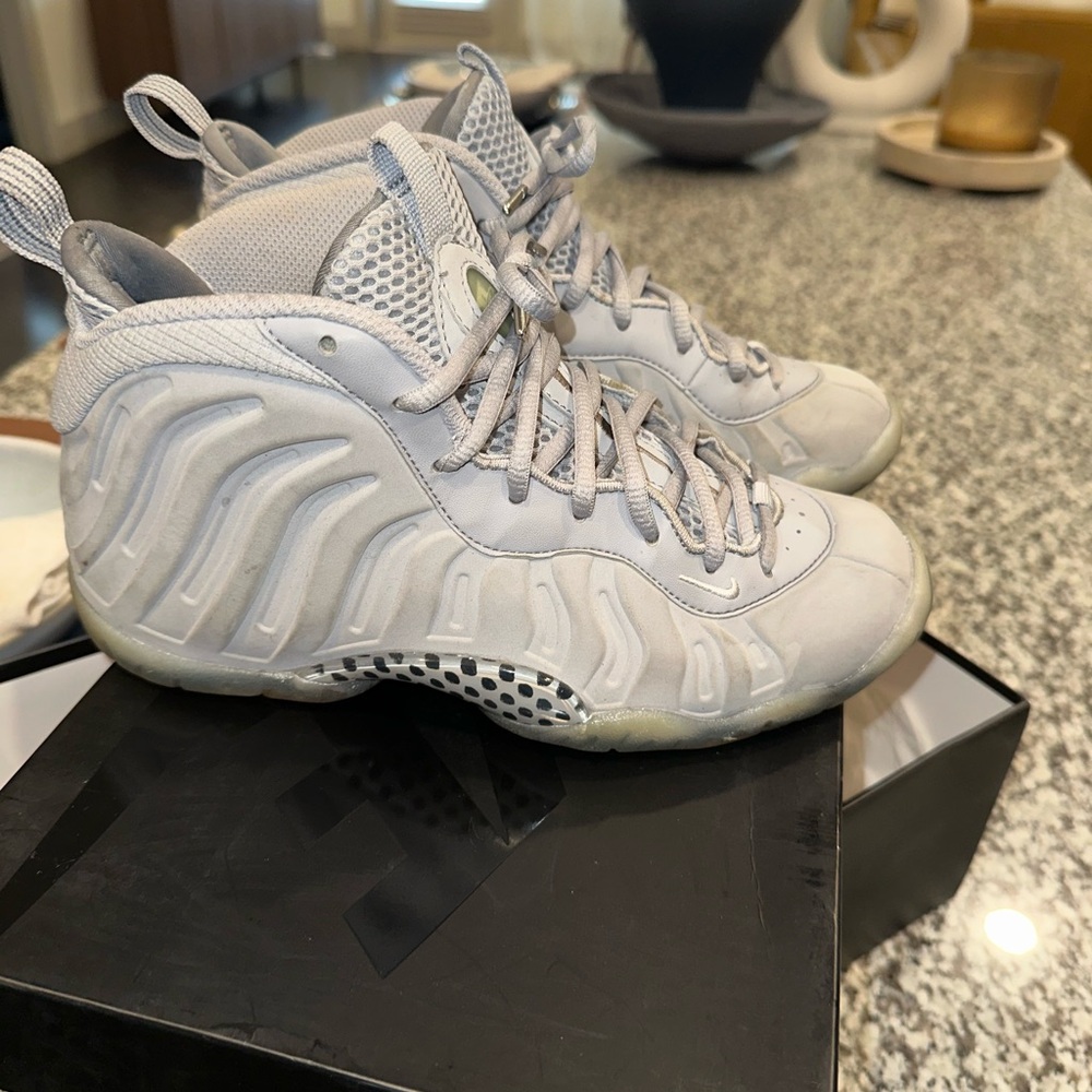 Nike foamposites size 4.5 youth grey suede preowned good condition